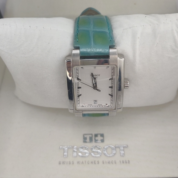 Tissot Women's Watch - Picture 4 of 13